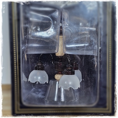 12V Deckenlampe mit Schirmchen 3-armig