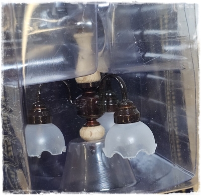 12V Deckenlampe mit Schirmchen 3-armig