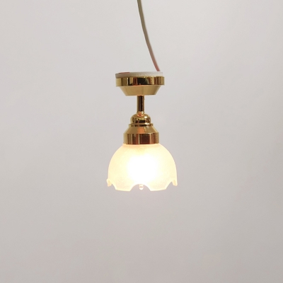 Melody Jane Puppenhaus Deckenleuchte - Gold, Mit Cranberry Pie Schirm, Elektrisch 12V, Maßstab 1:12