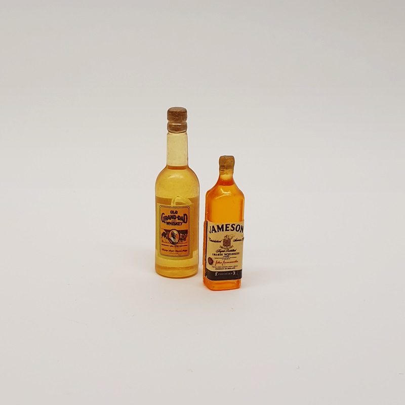 2er Set 1/12 Miniatur Whisky Puppenhaus Dekoration 