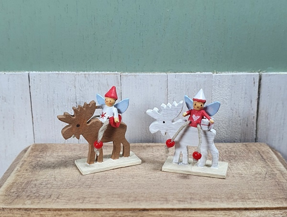 Wichtel auf Elch weiss