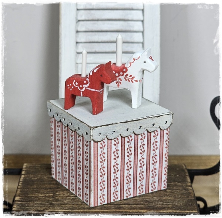 Dala horse small with candle