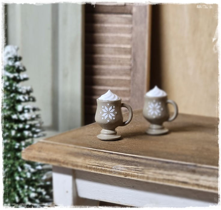 Becher mit Sahnehaube