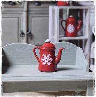 Kaffeekanne rot mit Schneeflocke hoch